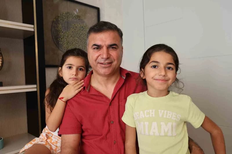 Baba Berzan Haznedar ve kızı Roza (Sağdaki)