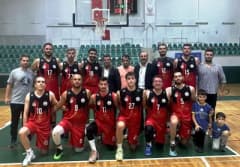 Körfez Gençlerbirliği ve Gebze Olimpik Spor Kulübü basketbol maçından bir an