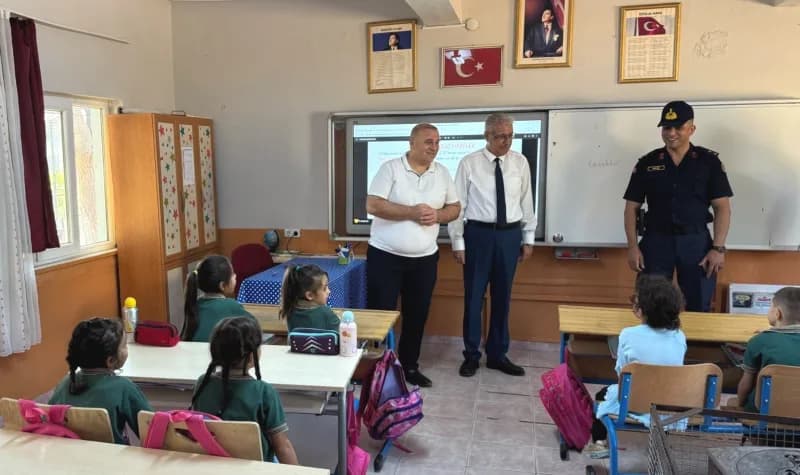 Köşk Kaymakamı Hasan Taş, İlçe genelindeki mahalle ziyaretleri kapsamında dört mahalleyi ziyaret ederek vatandaşlarla bi