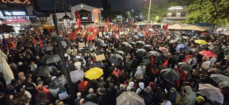 Kosova’da Hollanda’nın Lahey kentindeki Kosova Özel Mahkemesi’nin 16 Eylül tarihinde eski Kosova Cumhurbaşkanı Haşim Tha