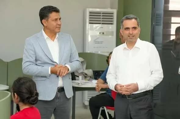 Kozan Belediye Başkanı Mustafa Atlı ve İlçe Kaymakamı öğrencilerle bir araya geldi.