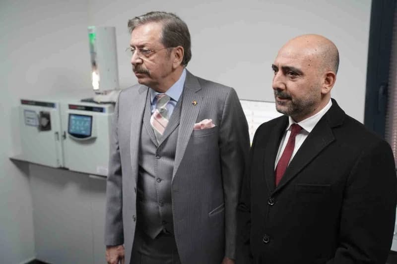 Kayseri Ticaret Borsası (KTB) bünyesinde hizmet veren m. Rifat Hisarcıklıoğlu Et ve Et Ürünleri Ar-ge Merkezi’nde gerçek