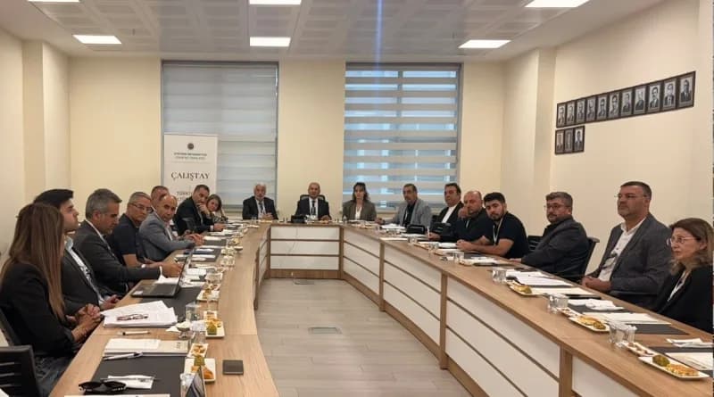 Atatürk Üniversitesi’nde düzenlenen kültürel miras politikaları çalıştayından bir panel görüntüsü