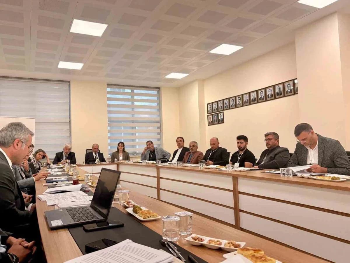 TÜBİTAK 1001 projesi kapsamında düzenlenen çalıştayda, Türkiye’nin Kültürel Miras Politikalarının yüz Yıllık gelişimi, m