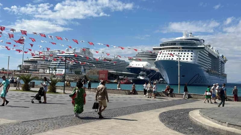 Kuşadası’na 4 kruvaziyerle 11 bin 811 turist geldi