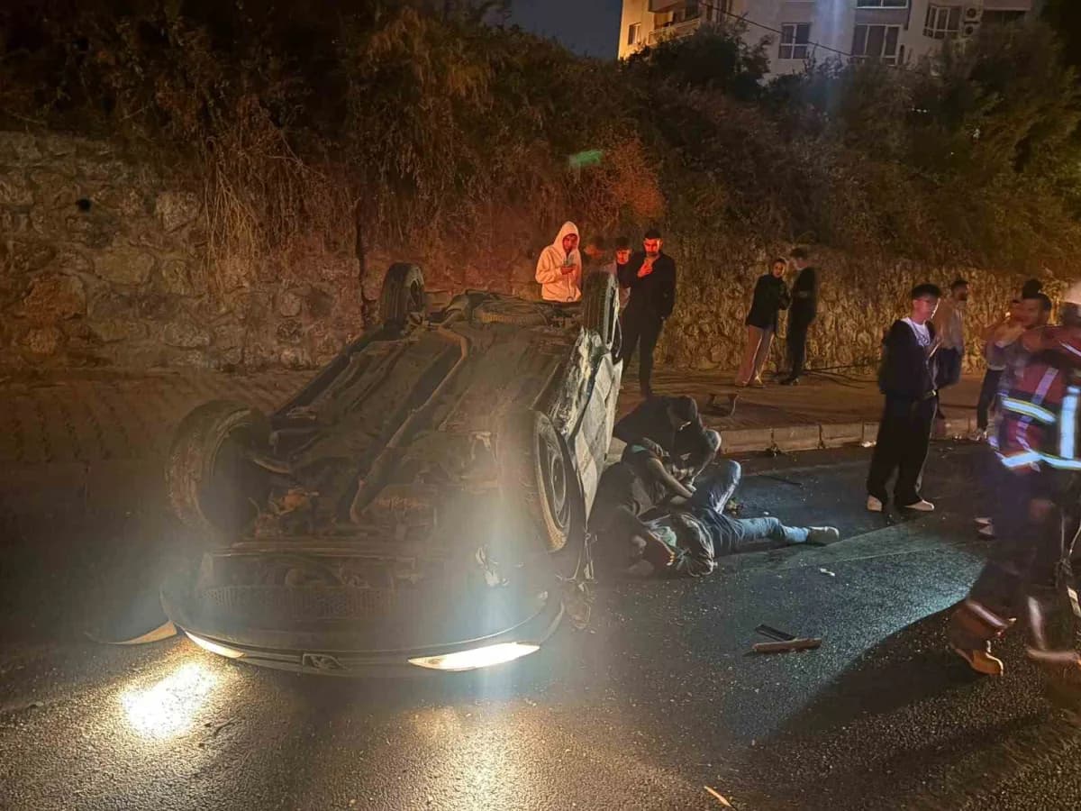 Kuşadası’nda trafik kazası: 2 yaralı