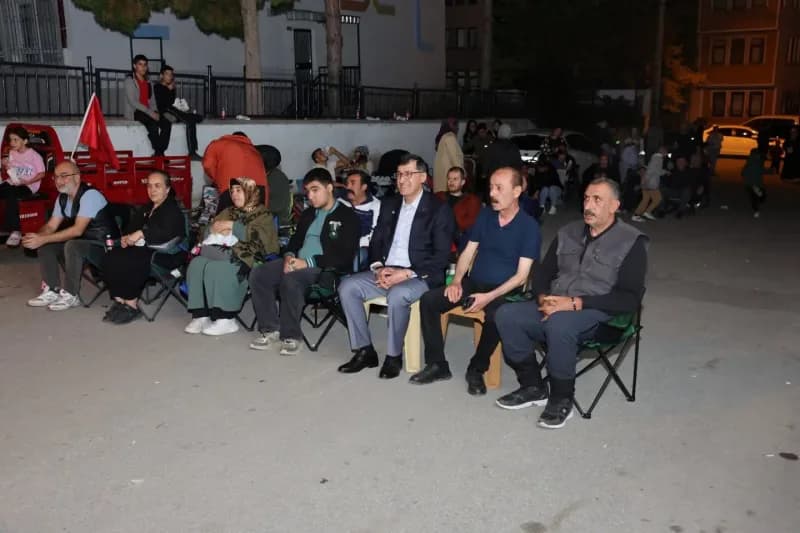Kütahya Belediyesi tarafından düzenlenen açık hava sineması etkinliğinde, Yeşilçam’ın unutulmaz filmlerinden "Mavi Boncu