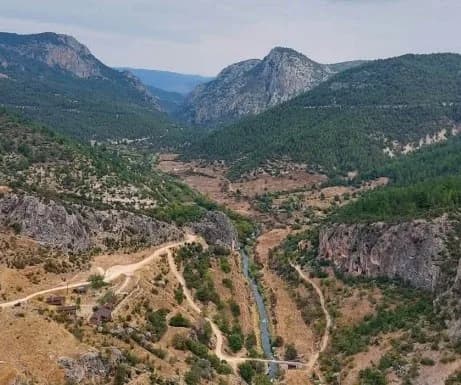 Eşsiz manzarası ve zorlu parkuruyla bilinen kanyon
