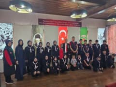 Kütahya’da izciler, Türkiye Muharip Gaziler Derneği Kütahya Şubesi’nde gazilerle bir araya geldi