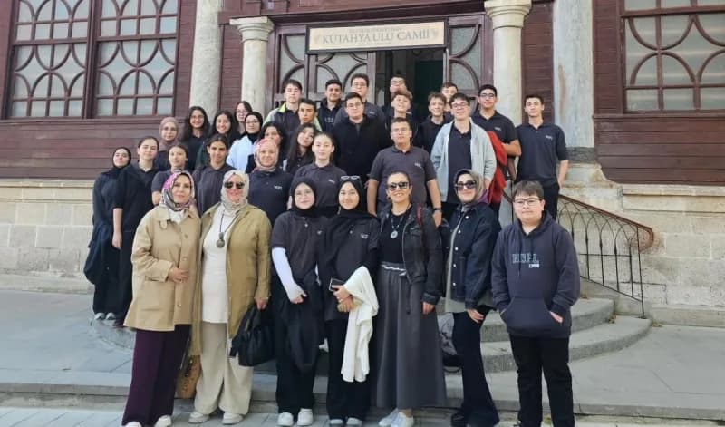 Nafi Güral Fen Lisesi öğrencileri Kütahya’nın tarihi mirasını keşfetti