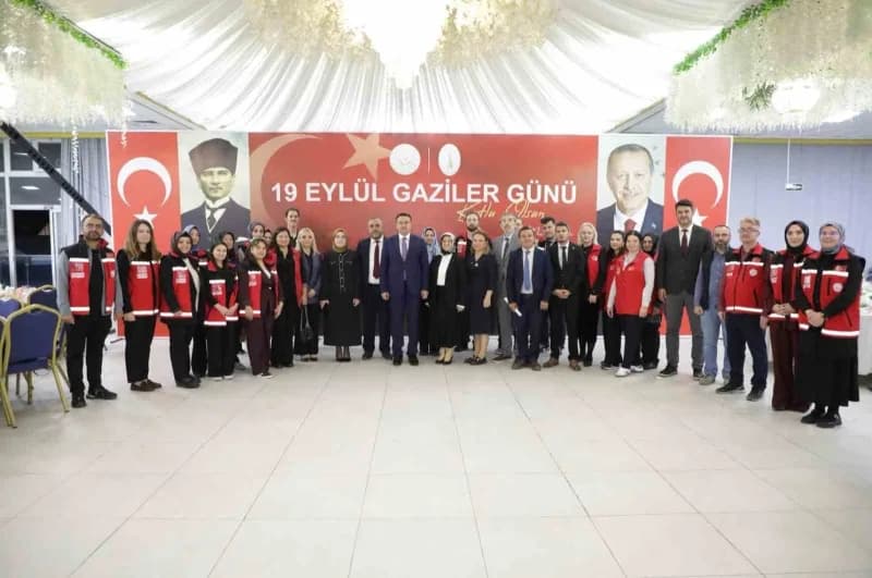 Kütahya’da şehit aileleri ve Gaziler onuruna yemek programı düzenlendi