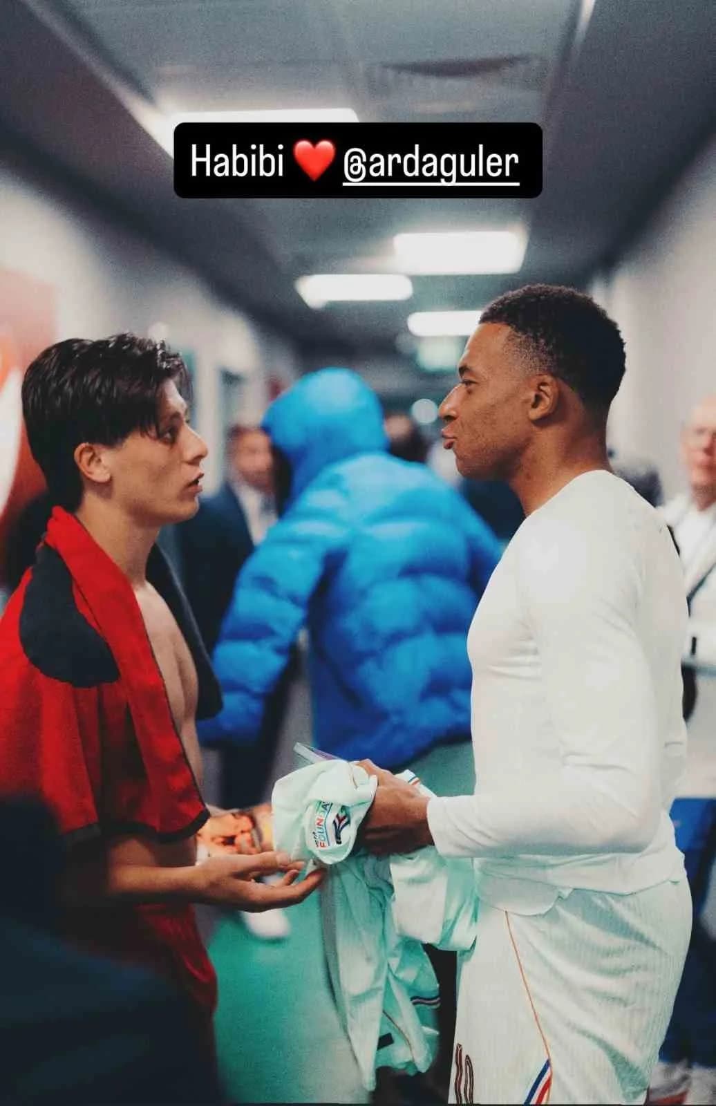 Kylian Mbappe ve Arda Güler birlikte çekilmiş fotoğrafı sosyal medyada paylaşıyor