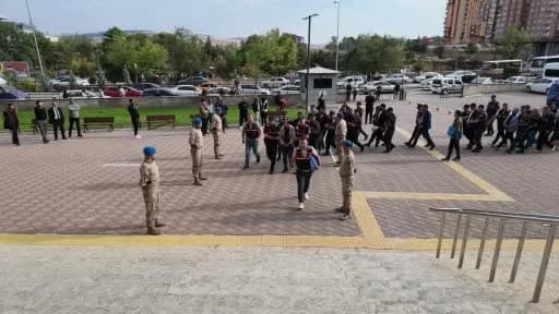 Yahşihan Belediyesi yolsuzluk soruşturması kapsamında Kırıkkale'de jandarma ekipleri operasyon düzenliyor