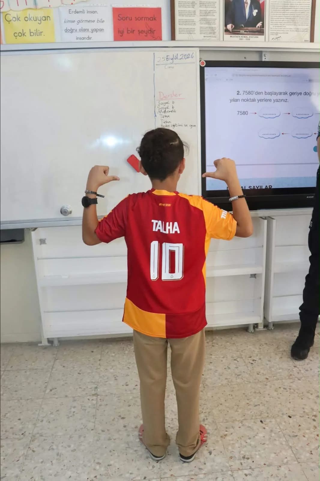 Buldan İlçe Emniyet Müdürlüğü ekipleri, yaklaşık iki yıl süren lösemi tedavisinin ardından sağlığına kavuşarak yeniden o