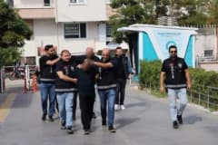 Kırklareli Lüleburgaz’da polis ekipleri tarafından ele geçirilen uyuşturucu haplar ve ruhsatsız tabanca