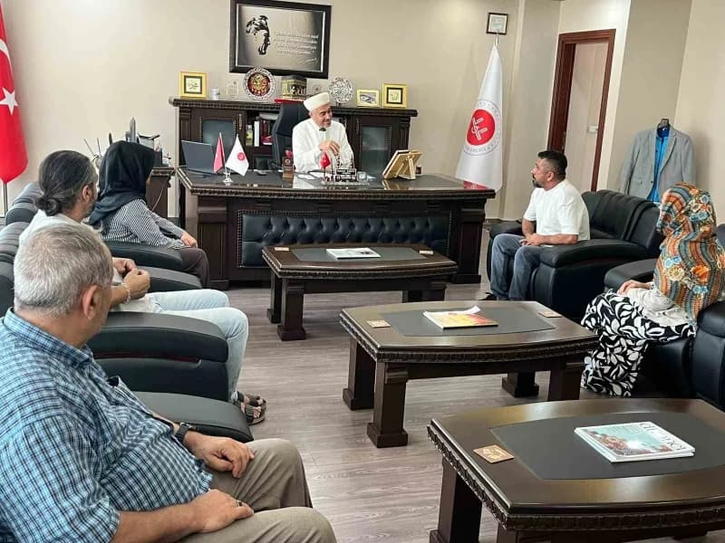 Hatay’ın Dörtyol ilçesinde düzenlenen ihtida merasiminde Kelime-i Şehadet getirerek Müslüman olan Macaristan vatandaşı S