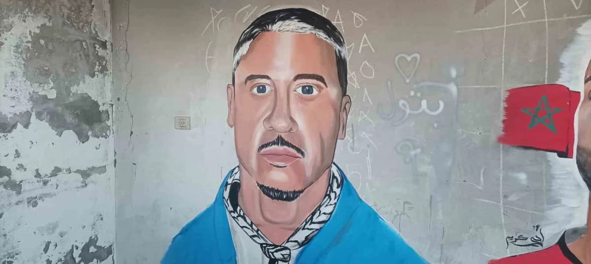 İsrail saldırılarının sürdüğü Gazze Şeridi'nin batısındaki Al-nasr Mahallesi'nde, 21 yaşındaki Filistinli sanatçı Aby Qe