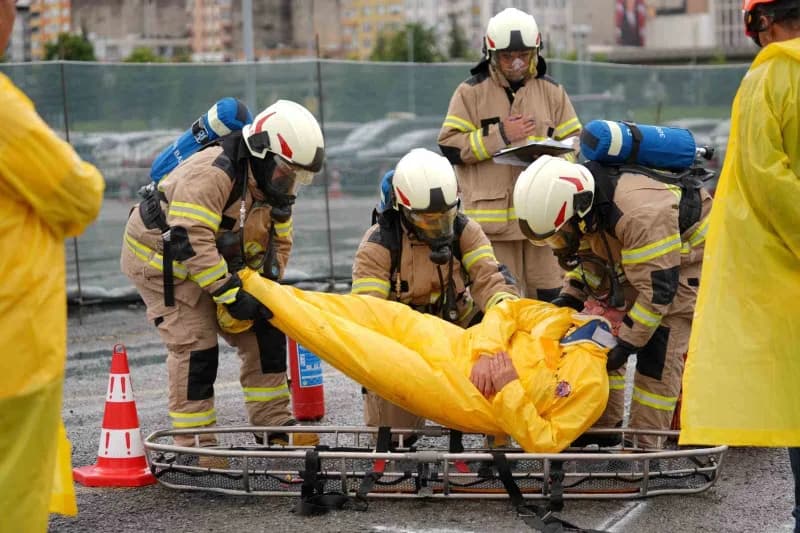 Türkiye Madenciler Derneği (TMD) öncülüğünde Çayeli Bakır İşletmeleri ev sahipliğinde Rize'de düzenlenen 4. Maden Kurtar