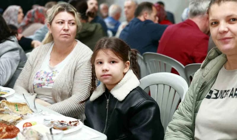 Osmangazi Belediye Başkanı Erkan Aydın’ın, ilçede vatandaşlarla doğrudan iletişim kurmak talep ve önerileri yerinde dinl