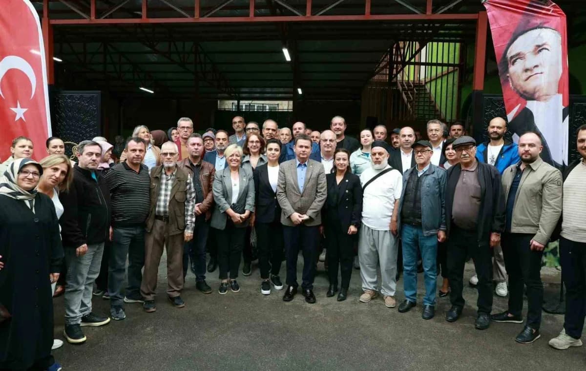 Osmangazi Belediye Başkanı Erkan Aydın’ın, ilçede vatandaşlarla doğrudan iletişim kurmak talep ve önerileri yerinde dinl