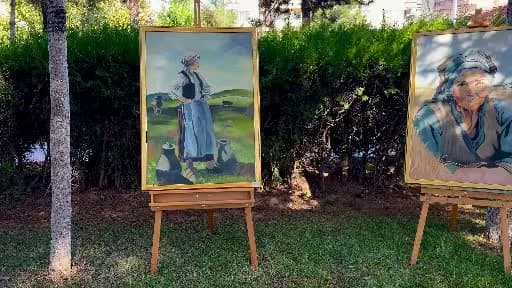 Afyonkarahisar'da mahkumların el emeğiyle hazırladığı sanat ve geri dönüşüm eserlerinin sergilendiği alan