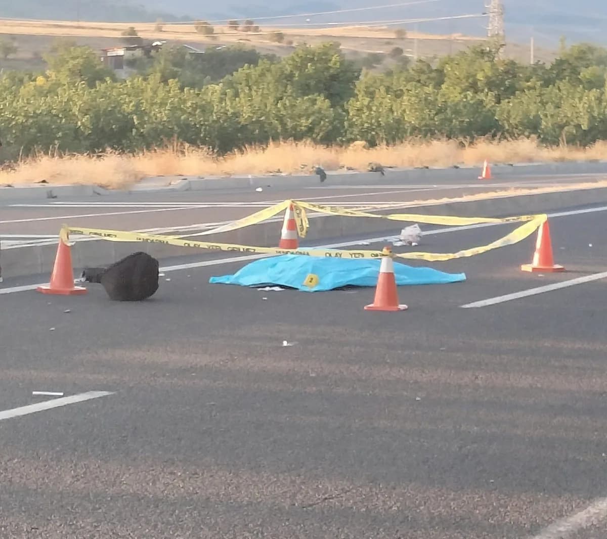 Malatya Darende ilçesinde otomobilin çarptığı kadının hayatını kaybettiği kaza bölgesi