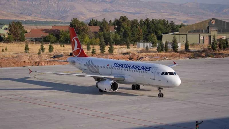 Ulaştırma ve Altyapı Bakanı Abdulkadir Uraloğlu, Malatya Havalimanı Yeni Terminal Binası’nın hizmete açıldığını belirter