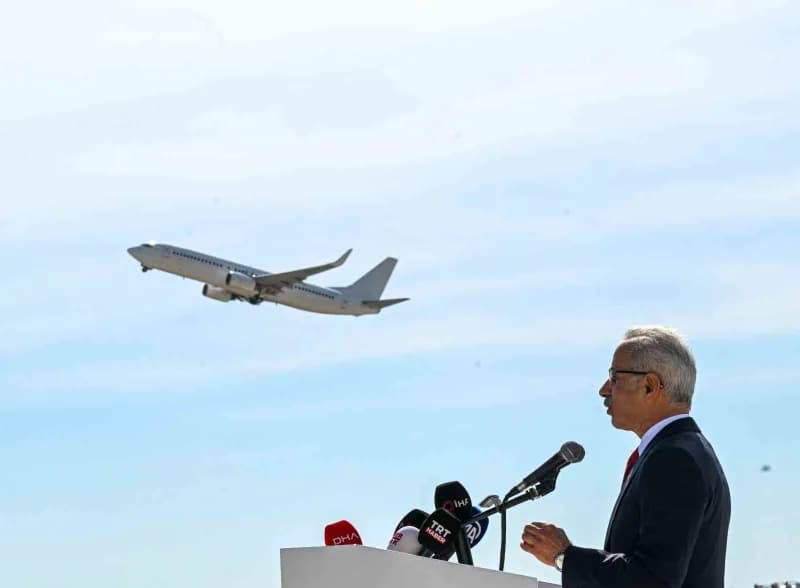 Ulaştırma ve Altyapı Bakanı Abdulkadir Uraloğlu, Malatya Havalimanı Yeni Terminal Binası’nın hizmete açıldığını belirter