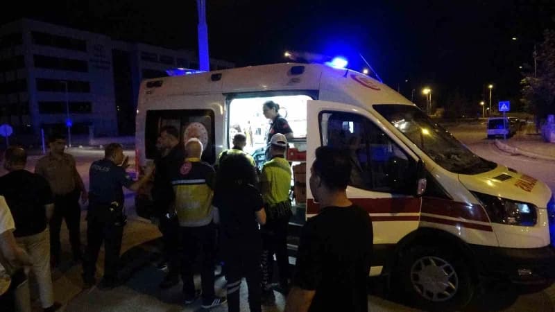 Kontrolden çıkan araç konteyner işyerine girdi: 1 yaralı