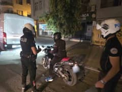 Malatya’da polis ekipleri motosiklet denetimi yaparken görüntü