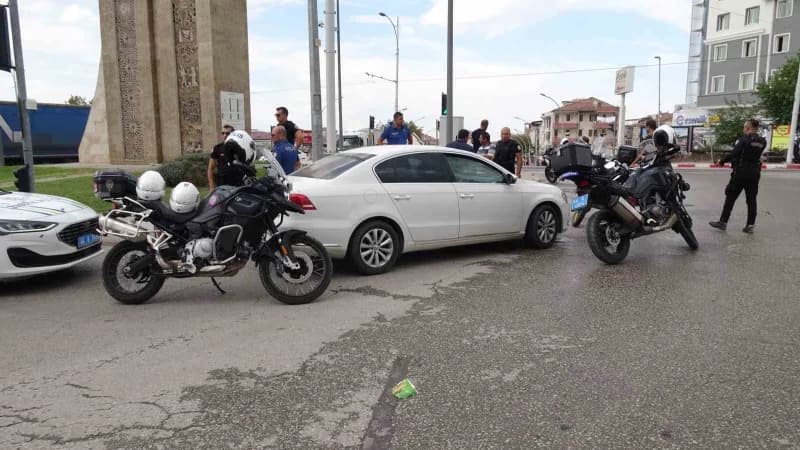 Malatya Battalgazi’de öğretmene yönelik ölüm tehdidi iddiası sonrası polis ekipleri okul çevresinde güvenlik önlemi aldı