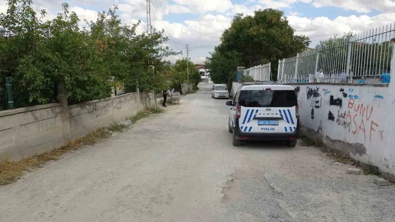 Malatya'da bir öğretmene yönelik ölüm tehdidi iddiası üzerine polis ekipleri alarma geçti.