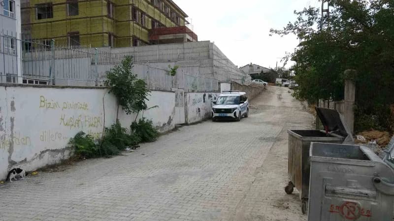 Malatya'da bir öğretmene yönelik ölüm tehdidi iddiası üzerine polis ekipleri alarma geçti.