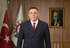 Malatya Ticaret ve Sanayi Odası Başkanı Oğuzhan Ata Sadıkoğlu basın açıklaması yaparken