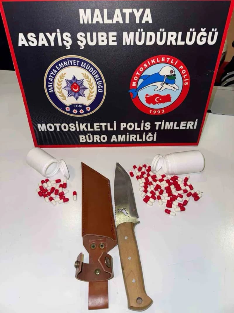 Malatya’da huzur ve güven ortamının korunmasına yönelik polis ekiplerince gerçekleştirilen çalışmalarda, uyuşturucu madd