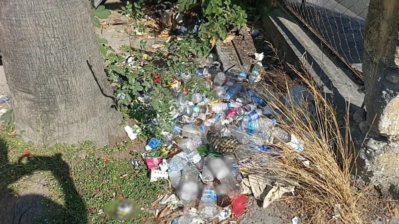 Antalya’nın Manavgat ilçesinde boş arazi bir taraftan otopark olarak kullanılırken, bir taraftan da çöplük olarak kullan