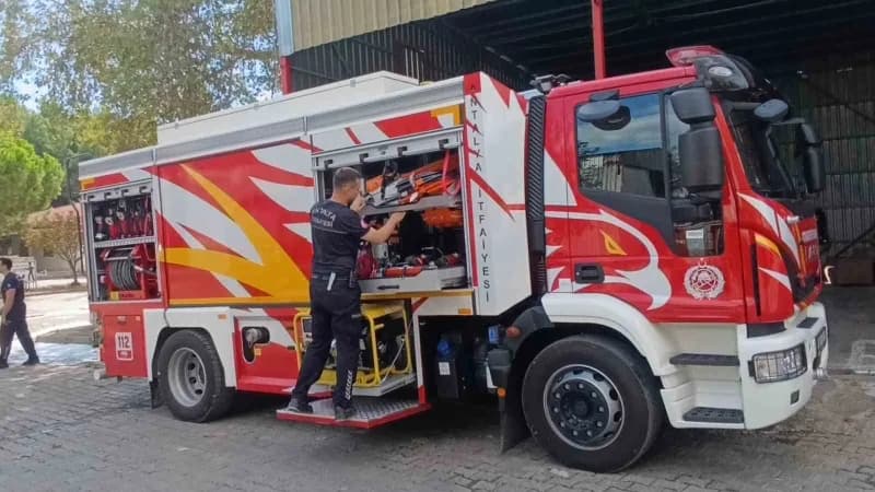 Antalya Büyükşehir Belediyesi İtfaiyesi için alınan son teknoloji ve tam donanımlı 24 yeni araçtan 2'si Manavgat Birimin