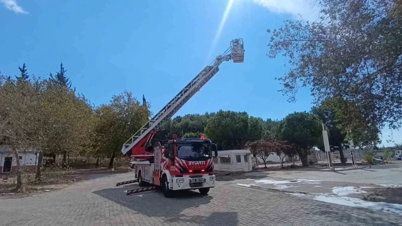 Antalya Büyükşehir Belediyesi İtfaiyesi için alınan son teknoloji ve tam donanımlı 24 yeni araçtan 2'si Manavgat Birimin