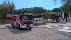 Manavgat itfaiyesine teslim edilen 42 metre merdivenli ve çok maksatlı yeni itfaiye araçları