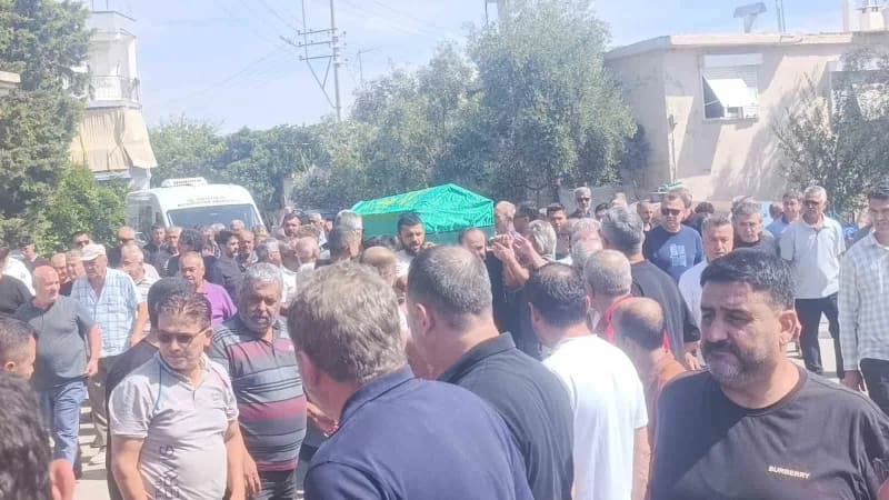 Antalya’nın Manavgat ilçesinde motosikletiyle, folklifte çarparak hayatını kaybeden 17 yaşındaki genç, yakınları ve arka