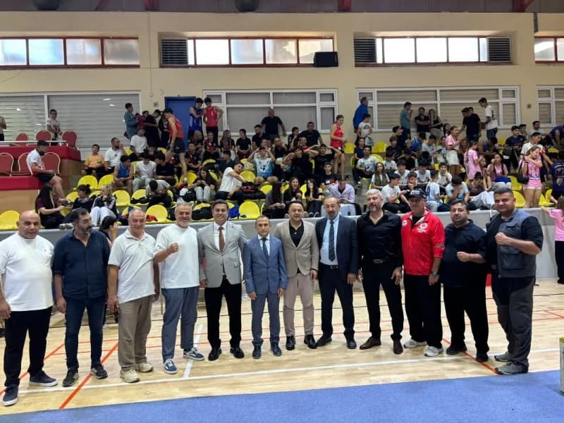 Manisa’da bu yıl 17’ncisi düzenlenen İller Arası Muaythai Zafer Kupası, 14 ilden 386 sporcunun katılımıyla gerçekleştiri