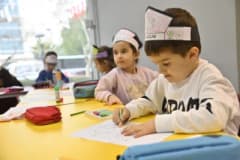 Manisa Büyükşehir Belediyesi Çocuk Kültür ve Sanat Merkezi’nde çocuklar eğitim ve sanat faaliyetlerine katılıyor
