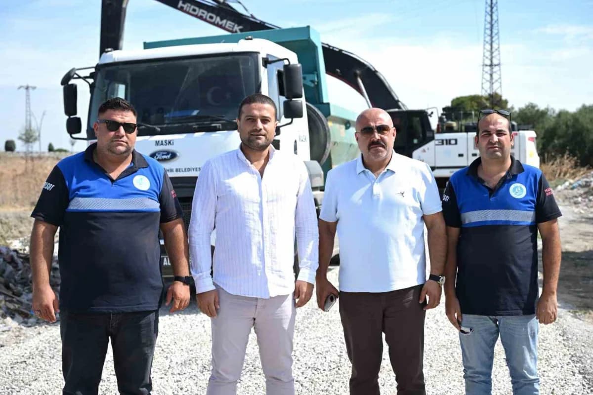 Manisa Büyükşehir Belediyesi, yaklaşan yağışlı dönem öncesinde dere yataklarındaki temizlik çalışmalarını hızlandırdı.