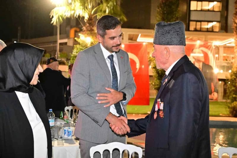 Manisa Büyükşehir Belediyesi, 19 Eylül Gaziler Günü dolayısıyla Gazi ve Şehit aileleri onuruna program düzenledi. Saruha