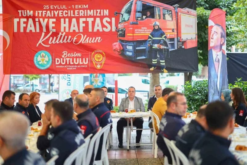 Manisa Büyükşehir Belediye Başkanı Besim Dutlulu, 25 Eylül-1 Ekim İtfaiye Haftası dolayısıyla İtfaiye Dairesi Başkanlığı
