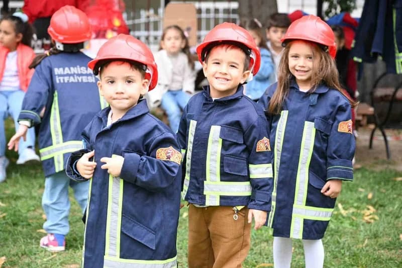 Manisa Büyükşehir Belediye Başkanı Besim Dutlulu, 25 Eylül-1 Ekim İtfaiye Haftası dolayısıyla İtfaiye Dairesi Başkanlığı