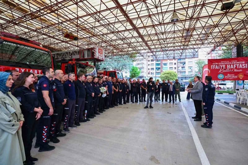 Manisa Büyükşehir Belediye Başkanı Besim Dutlulu, 25 Eylül-1 Ekim İtfaiye Haftası dolayısıyla İtfaiye Dairesi Başkanlığı