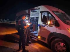 Manisa’da jandarma ekipleri gece Bölgesel Huzur ve Güven Uygulaması kapsamında araç ve şahıs denetimi yapıyor