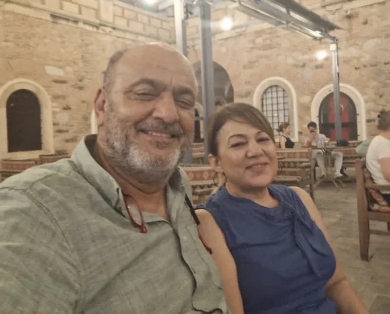 Manisa’nın Yunusemre ilçesinde 56 yaşındaki İsa Acar ile 54 yaşındaki eşi Mümine Acar, evlerinde silahla vurulmuş halde