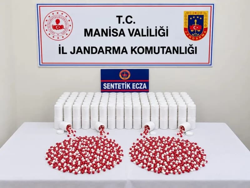 Manisa kırsalında jandarma ekipleri tarafından ele geçirilen sentetik haplar